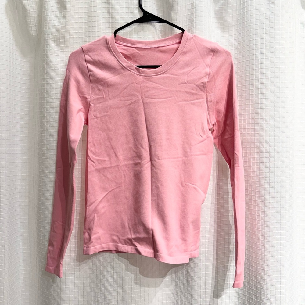OOFOS Women's Long Sleeve Crewneck Top in Pink